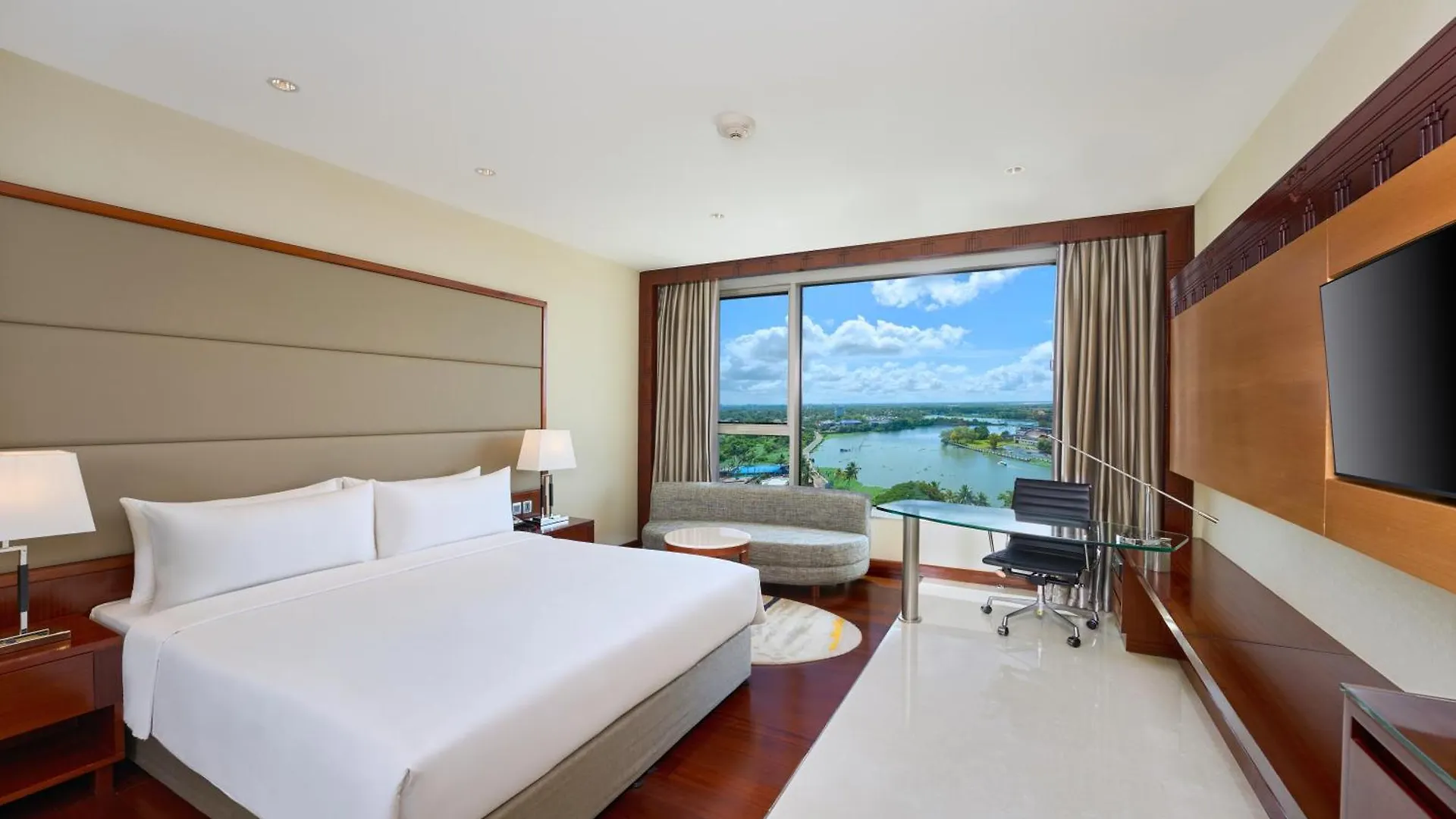 Hotel Crowne Plaza Kochi By Ihg