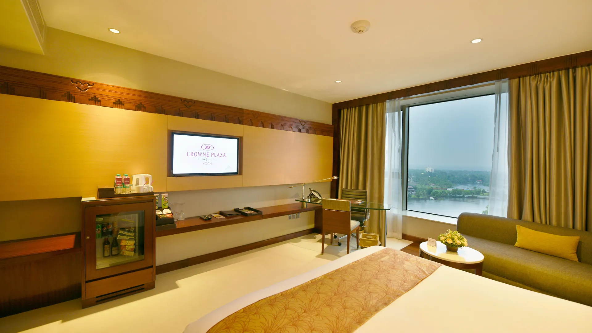Crowne Plaza Kochi By Ihg Hotel