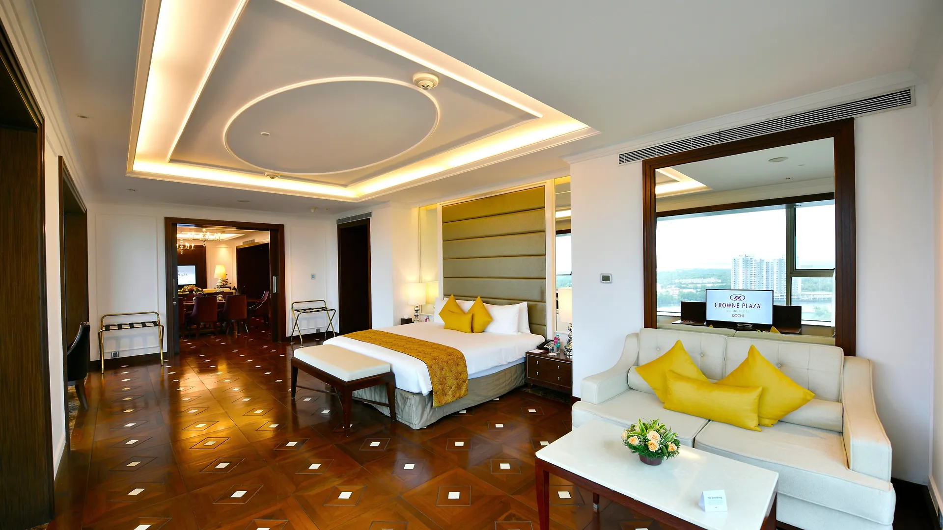 Crowne Plaza Kochi By Ihg Hotel