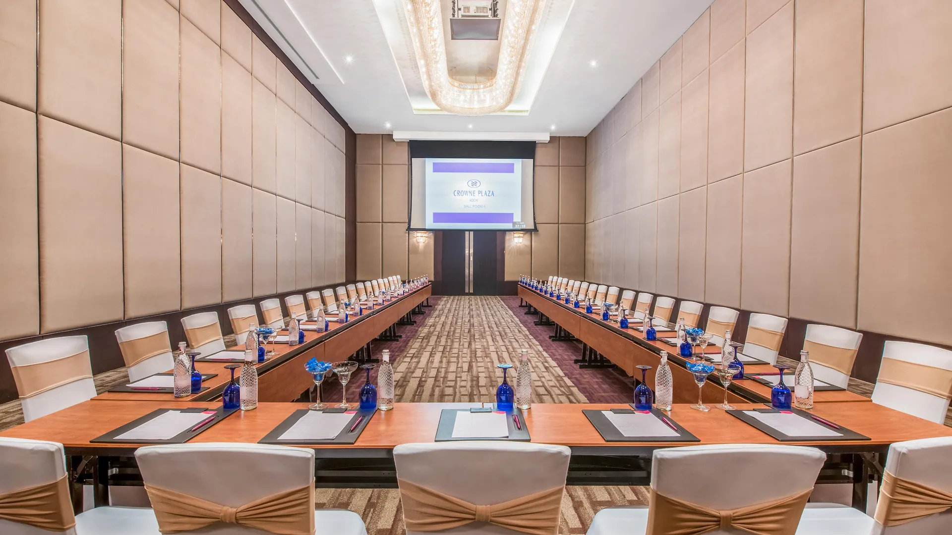 Crowne Plaza Kochi By Ihg Hotel 5*,